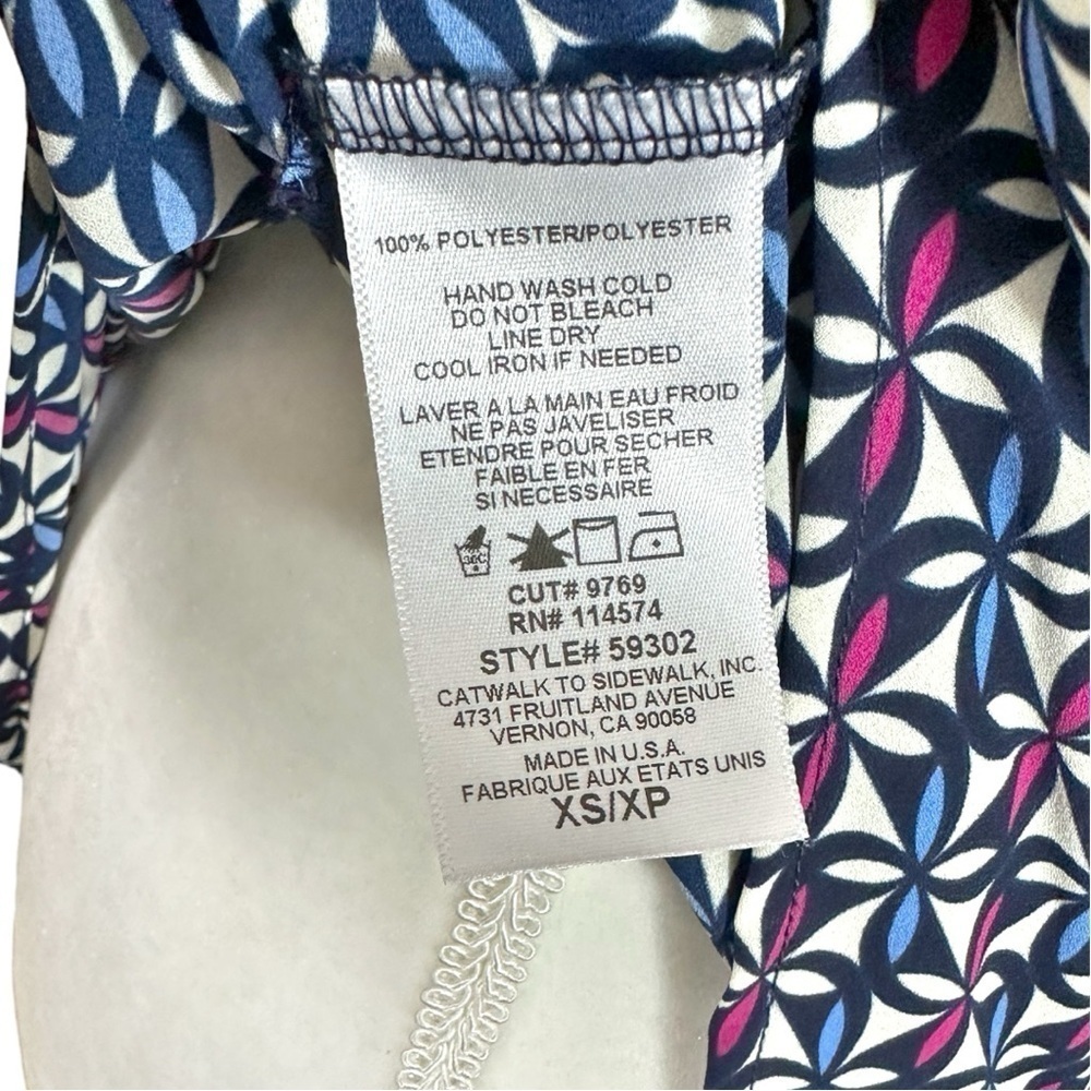 Pleione- Dressy Geometric Pattern Short Sleeve Tunic- Size XS - Picture 7 of 8